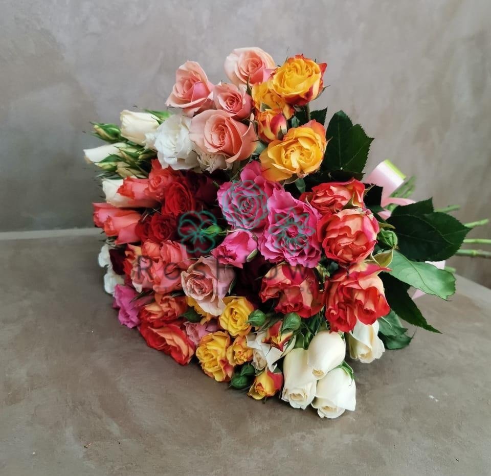 Букет цветов из: Розы в К.Либкнехте