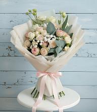 Букет цветов из:  Розы и Лизиантусы в К.Либкнехте