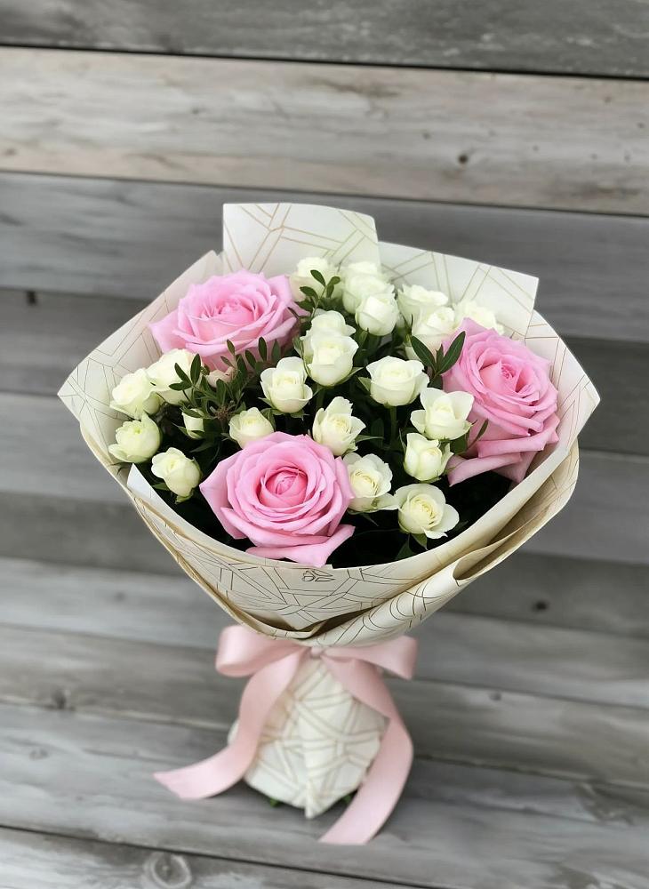 Букет цветов из: Розы в К.Либкнехте