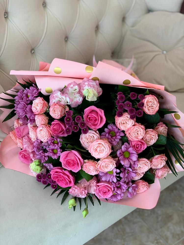 Букет цветов из: Хризантемы, Розы и Лизиантусы в К.Либкнехте