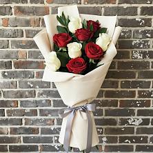 Букет цветов из:  Розы в К.Либкнехте