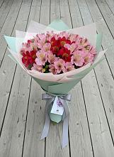 Букет цветов из:  Альстромерии в К.Либкнехте