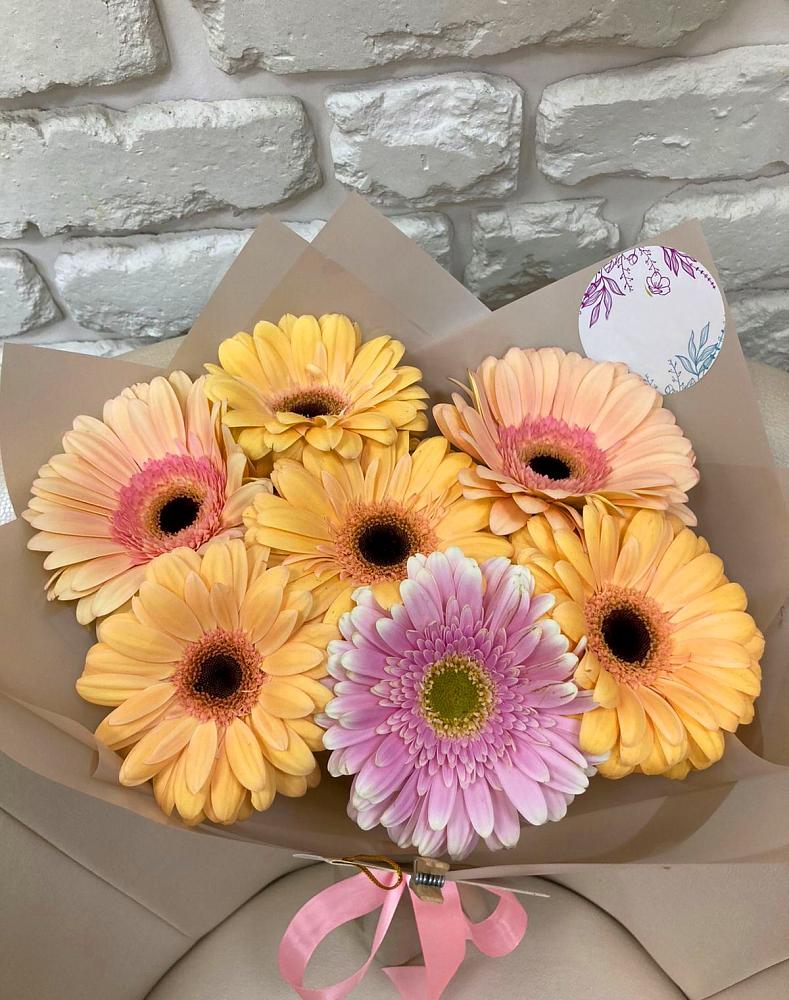 Букет цветов из: Герберы в К.Либкнехте