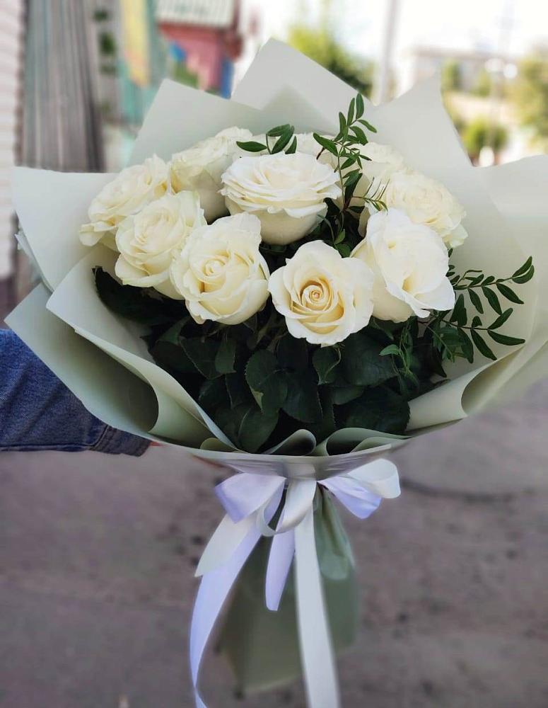 Букет Белые розы Проуд в К.Либкнехте
