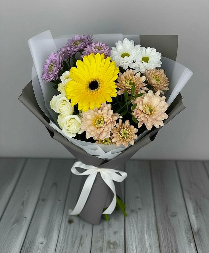 Букет цветов из: Розы, Герберы и Хризантемы в К.Либкнехте