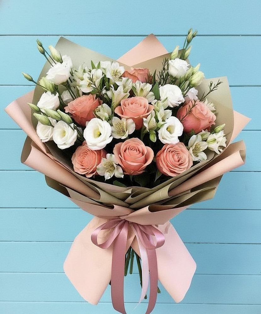 Букет цветов из: Розы, Альстромерии и Лизиантусы в К.Либкнехте