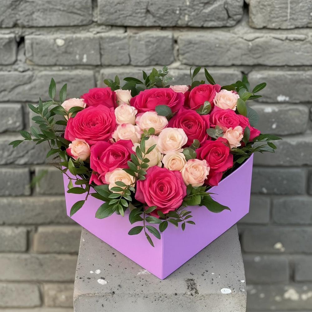 Цветочная композиция из Розы в коробке в К.Либкнехте