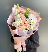 Букет цветов из:  Хризантемы и Розы в К.Либкнехте