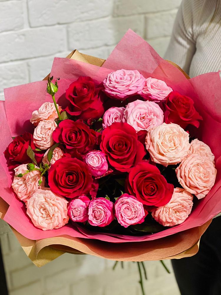 Букет цветов из: Розы в К.Либкнехте