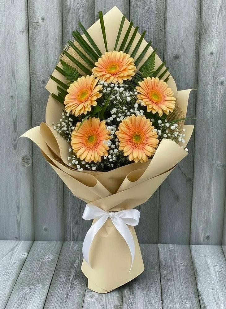 Букет цветов из: Герберы в К.Либкнехте