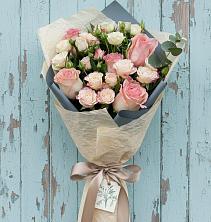 Букет цветов из:  Розы в К.Либкнехте