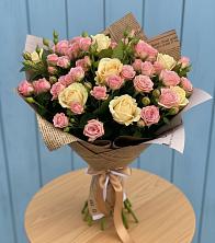 Букет цветов из:  Розы в К.Либкнехте