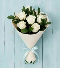 Букет цветов из:  Розы в К.Либкнехте