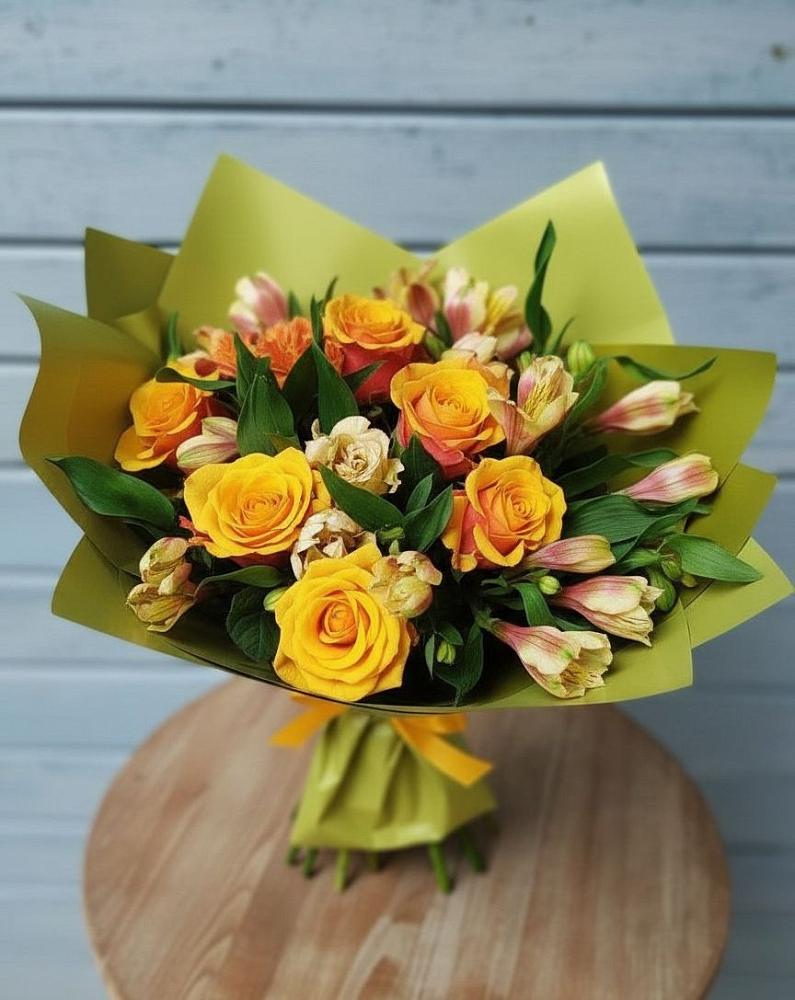 Букет цветов из: Альстромерии и Розы в К.Либкнехте