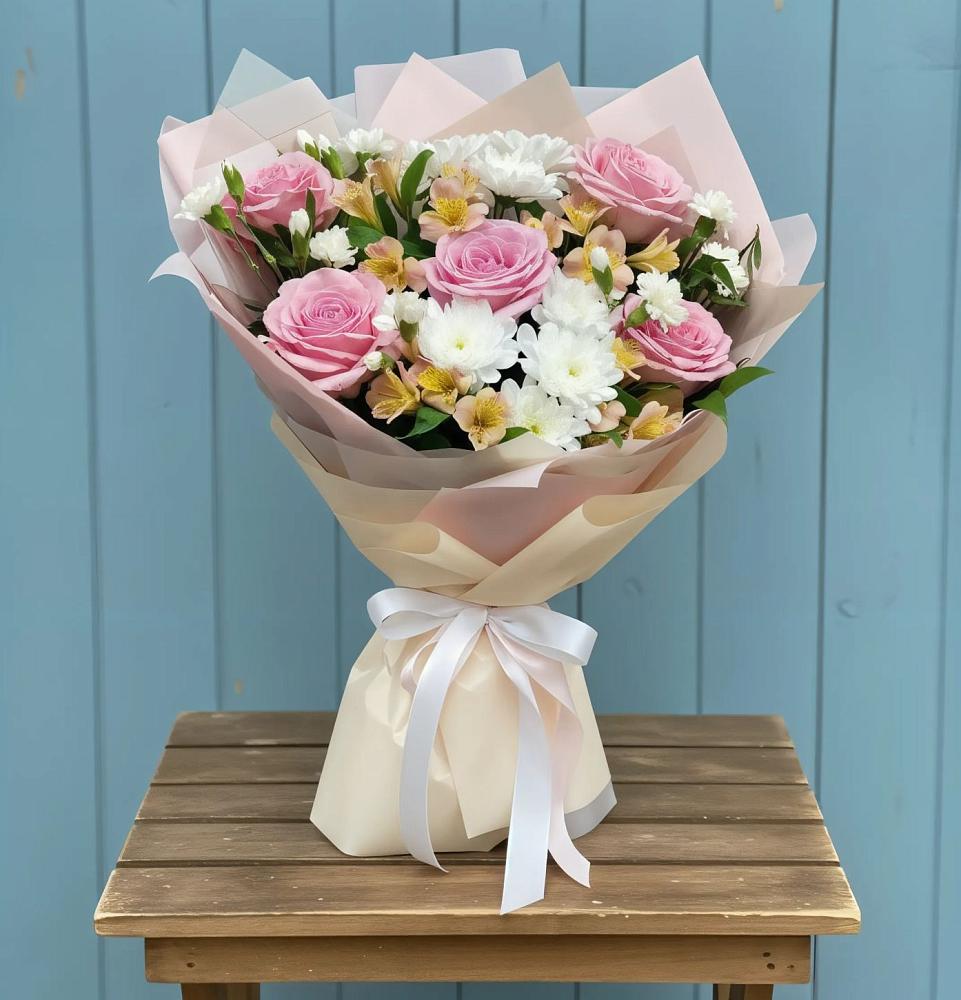 Букет цветов из: Гвоздики, Орхидеи и Розы в К.Либкнехте