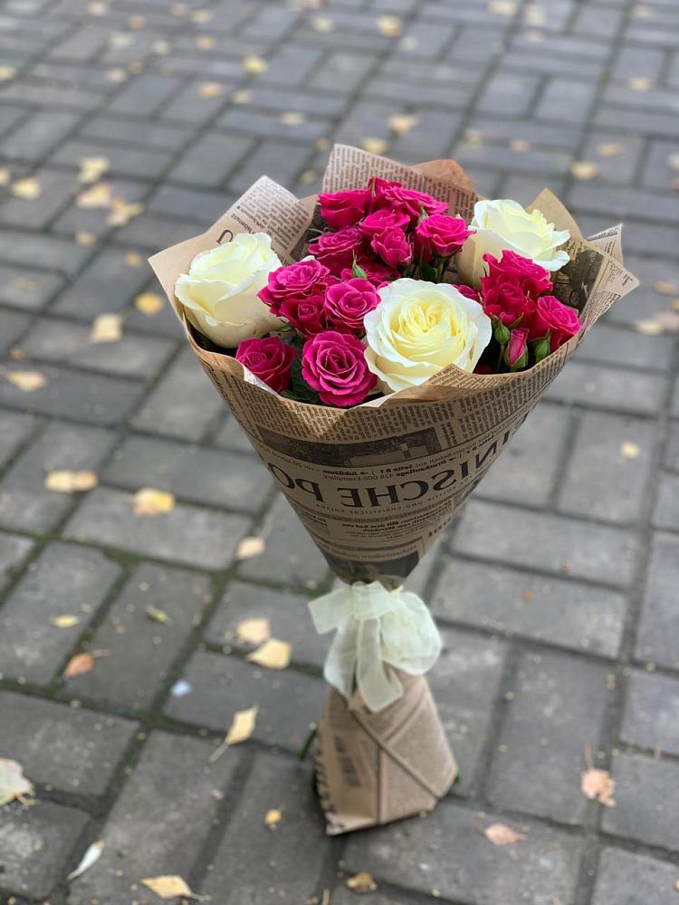 Букет цветов из: Розы в К.Либкнехте