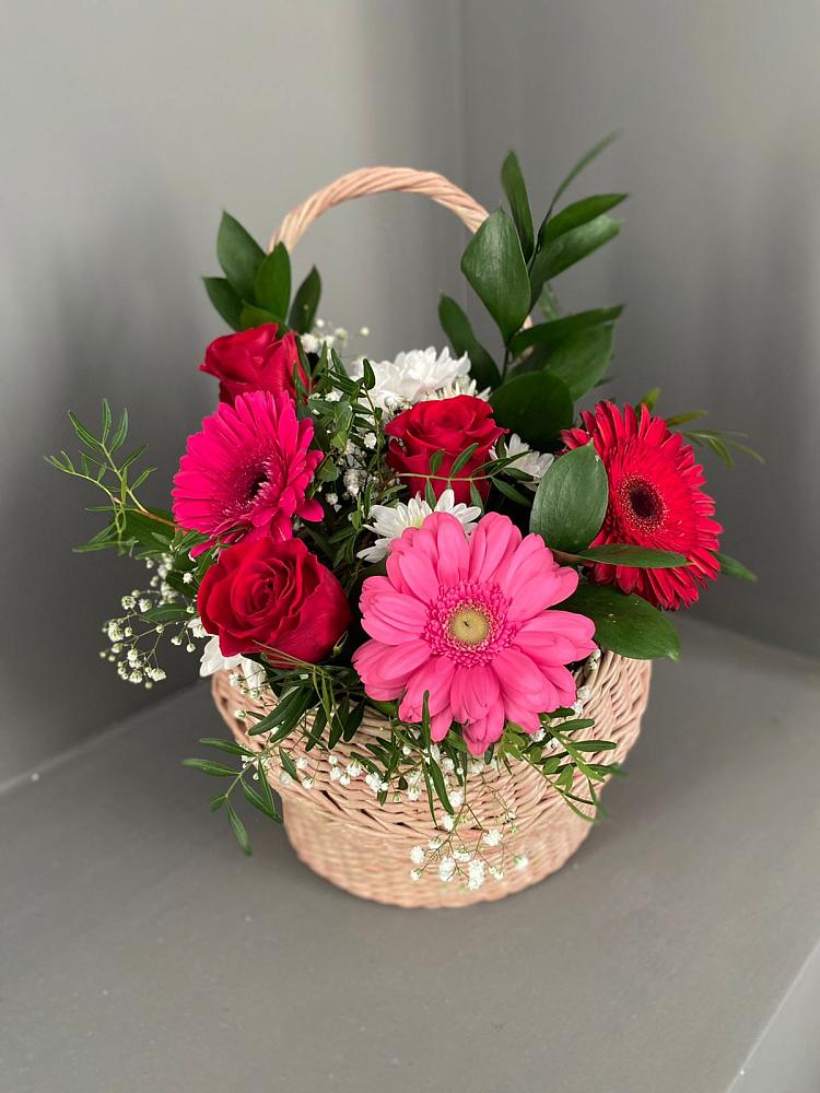Цветочная композиция из Розы, Хризантемы и Герберы в корзине в К.Либкнехте