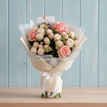 Букет цветов из:  Розы в К.Либкнехте