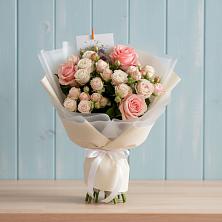 Букет цветов из:  Розы в К.Либкнехте