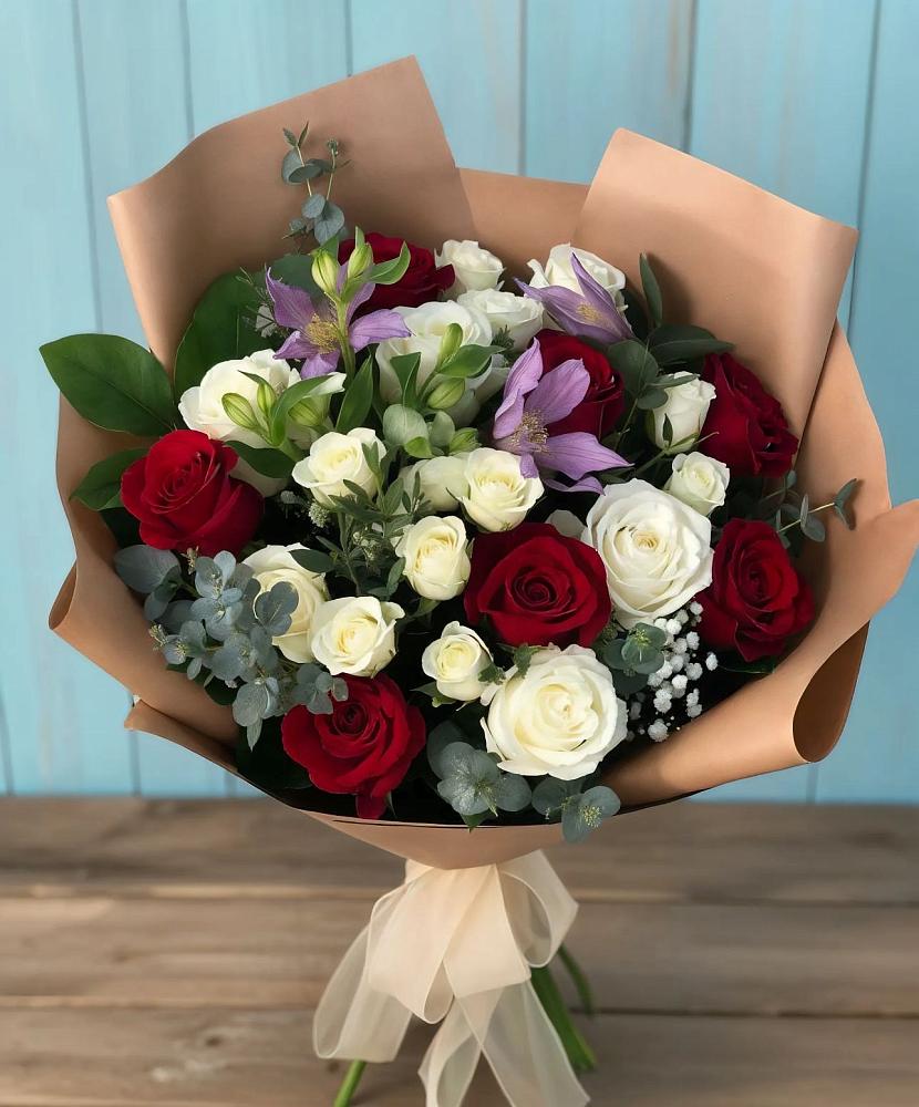 Букет цветов из: Розы и Альстромерии в К.Либкнехте