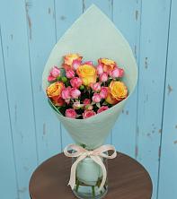 Букет цветов из:  Розы в К.Либкнехте