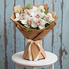 Букет цветов из:  Орхидеи и Розы в К.Либкнехте